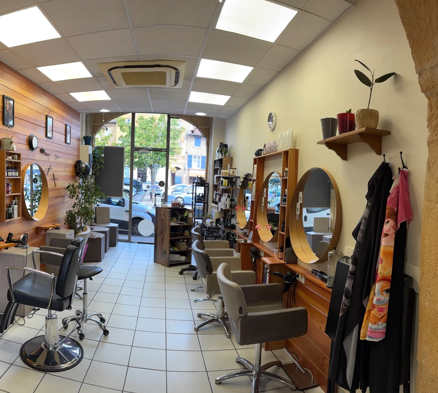 Salon de coiffure Salon Géraldine Pérez à Le Bois-d'Oingt, vue 2